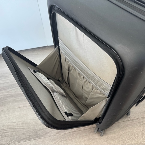 Monos Black 23” Pro Plus Spinner Carry On Luggage - Picture 5 of 11